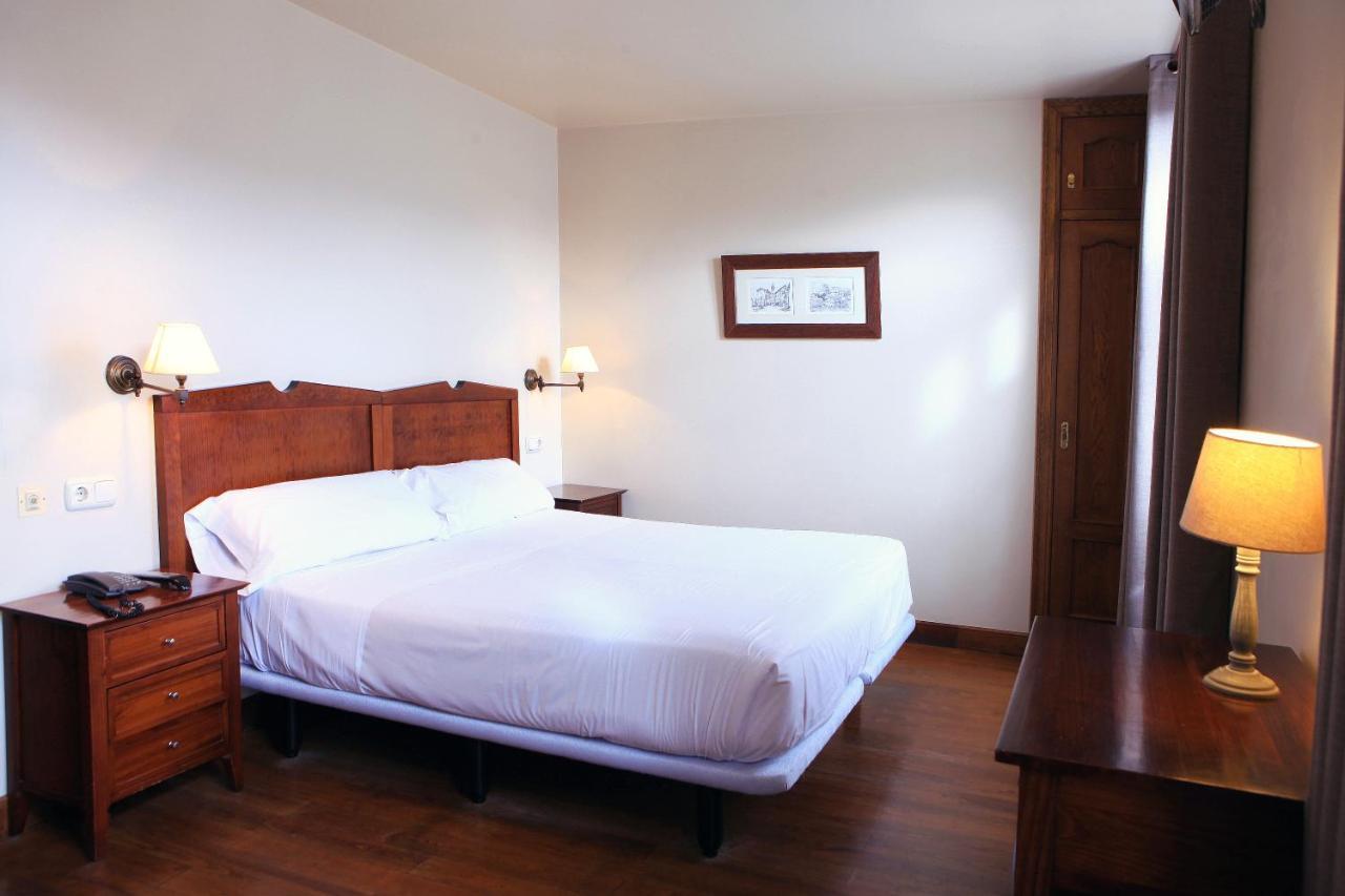 Hostal Antxitonea 埃利松多 外观 照片