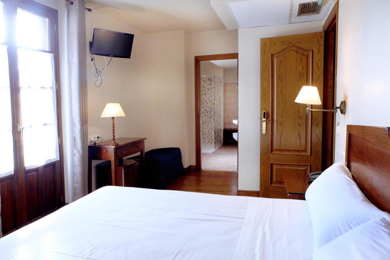 Hostal Antxitonea 埃利松多 外观 照片