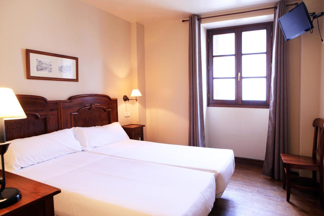 Hostal Antxitonea 埃利松多 外观 照片