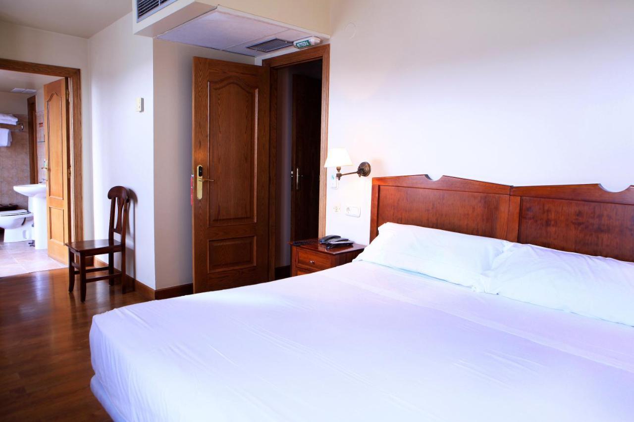Hostal Antxitonea 埃利松多 外观 照片