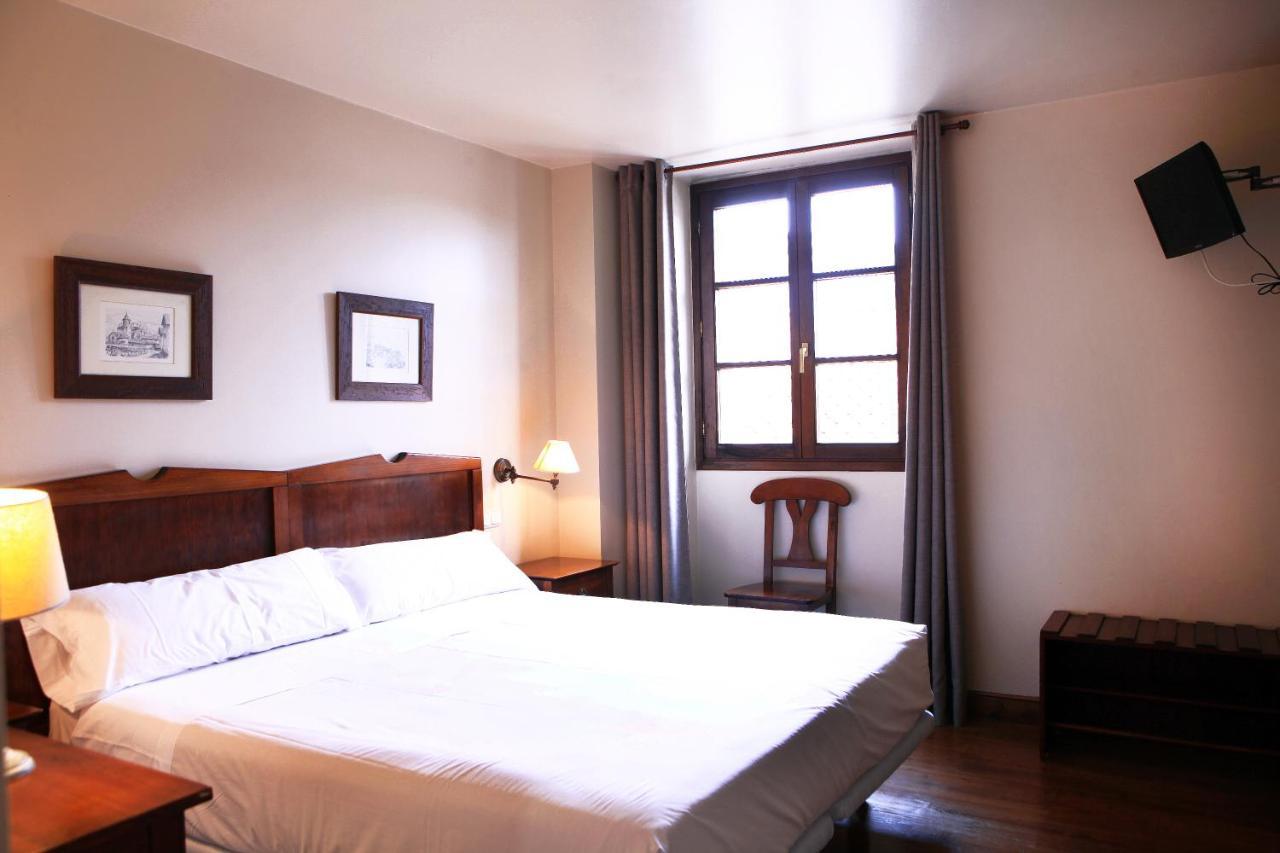 Hostal Antxitonea 埃利松多 外观 照片