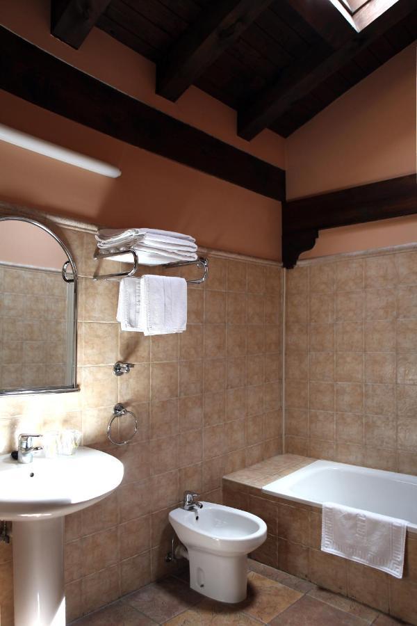 Hostal Antxitonea 埃利松多 外观 照片