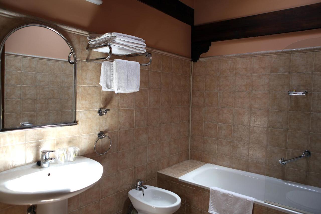 Hostal Antxitonea 埃利松多 外观 照片